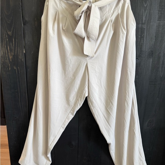 Athleta Cream Skyline Pants - Picture 1 of 3